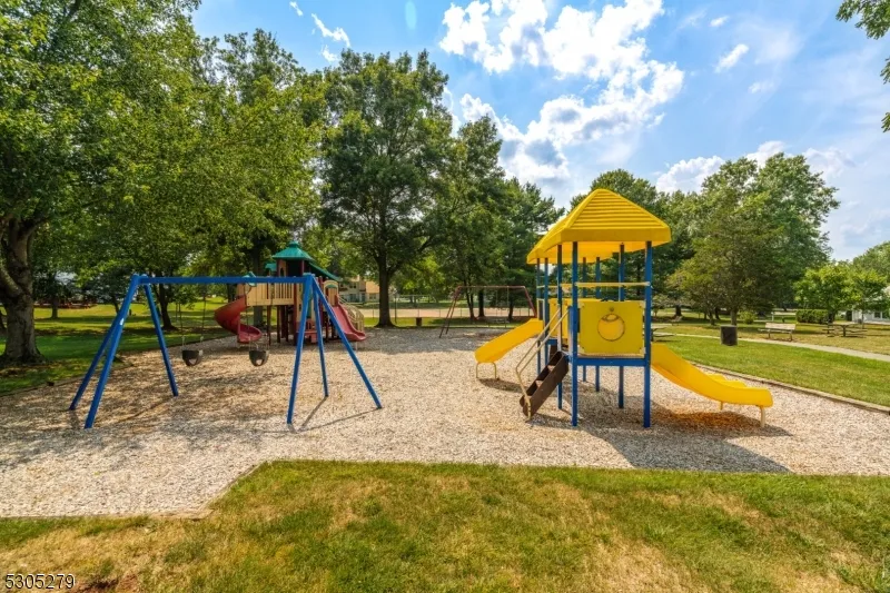 130 Winchester Way Franklin, NJ 08873