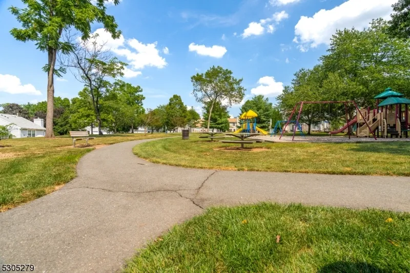 130 Winchester Way Franklin, NJ 08873