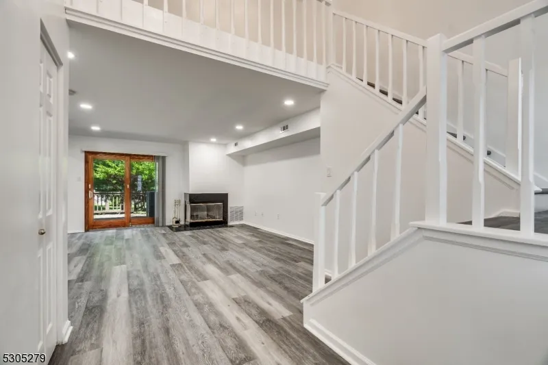 130 Winchester Way Franklin, NJ 08873