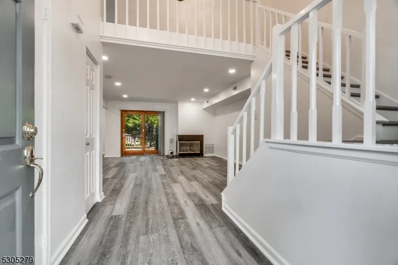 130 Winchester Way Franklin, NJ 08873