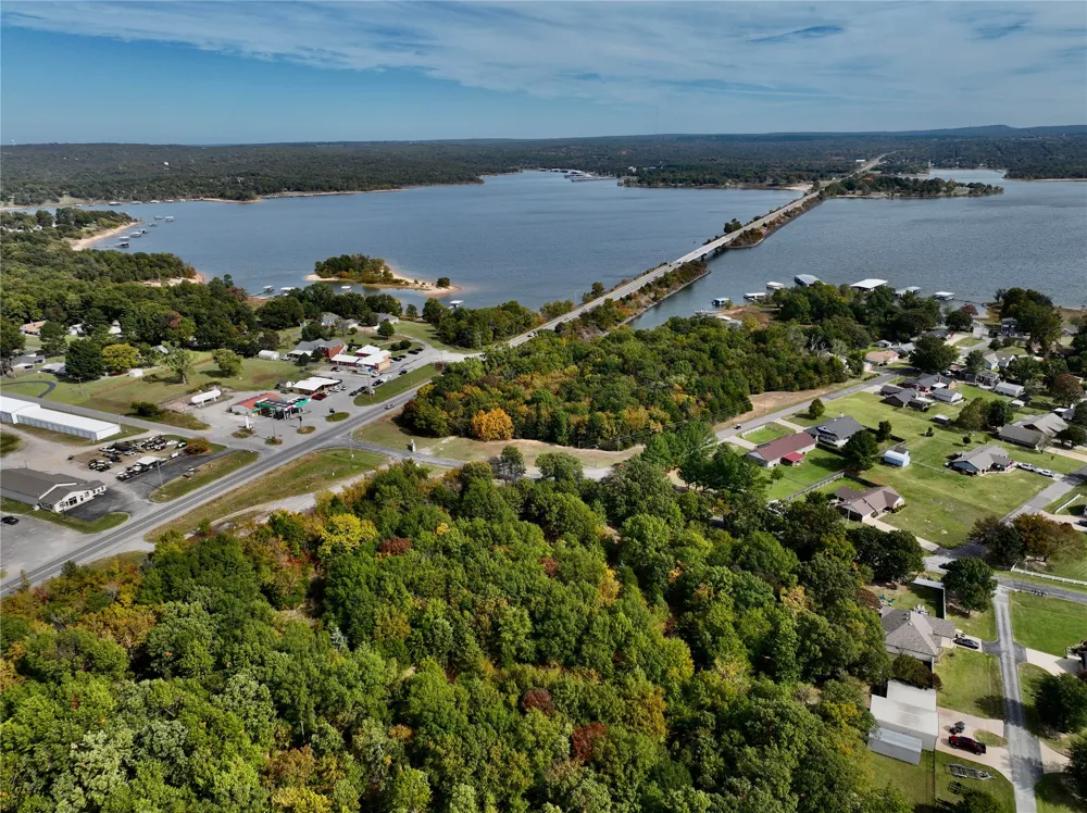 7 E Bower Road Eufaula, OK 74432