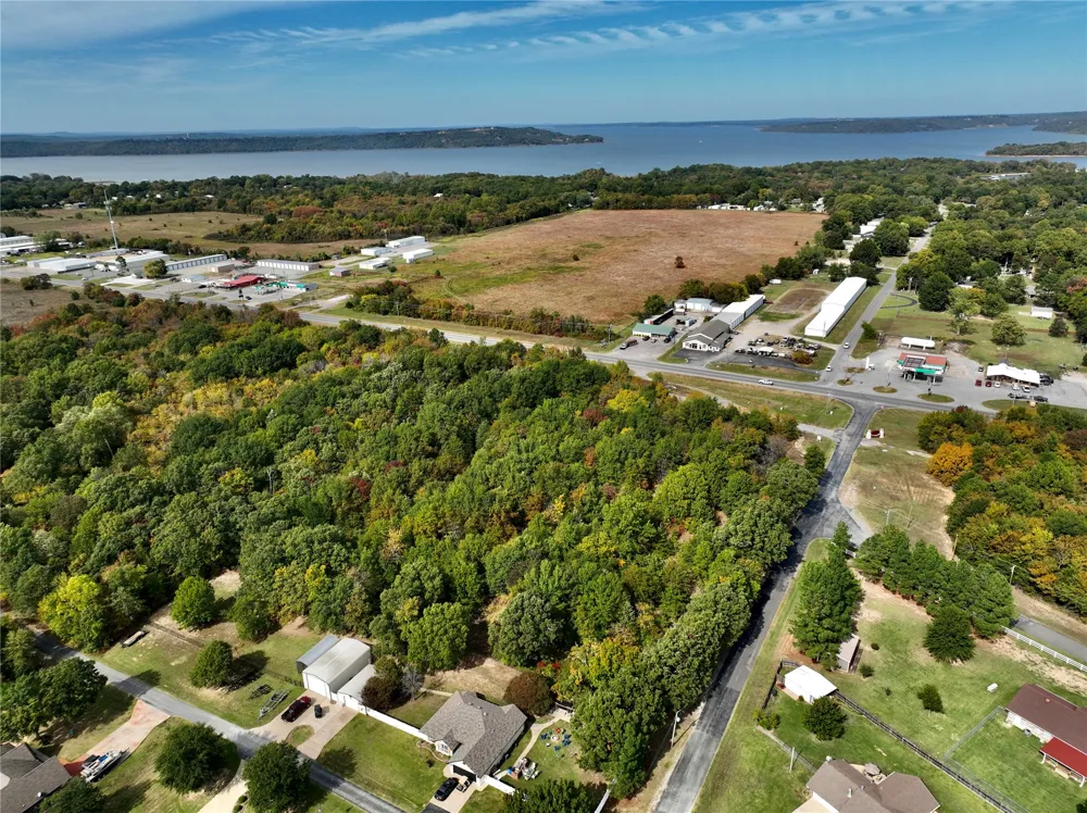 7 E Bower Road Eufaula, OK 74432