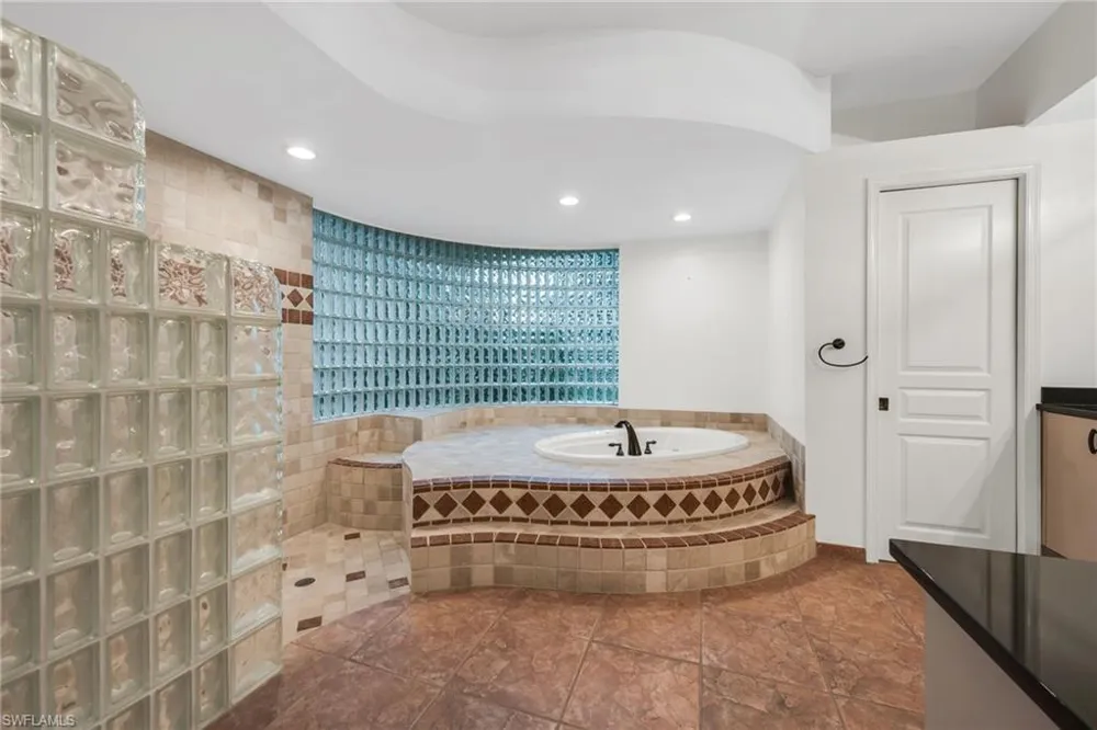 9736 Wilshire Lakes Boulevard Naples, FL 34109