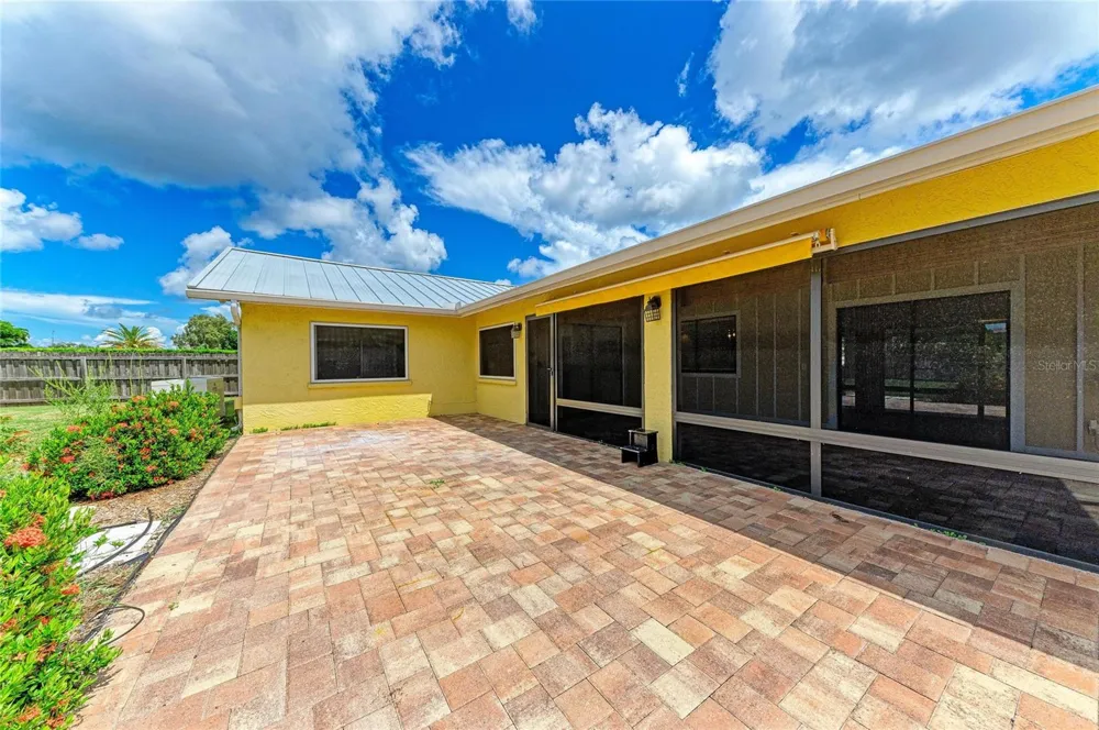 212 68TH STREET NW Bradenton, FL 34209