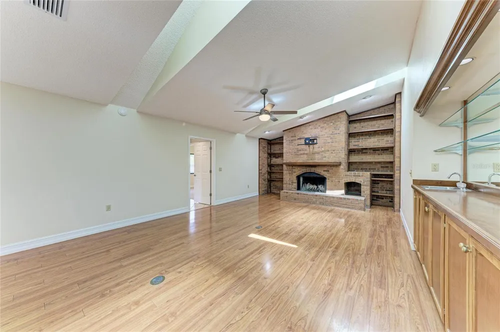 212 68TH STREET NW Bradenton, FL 34209