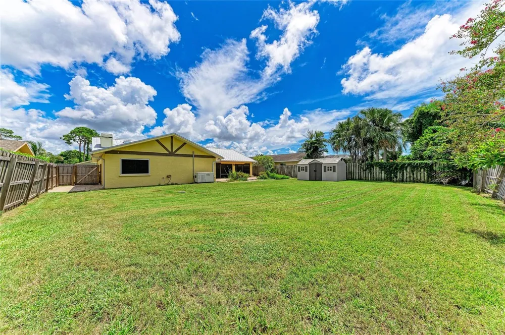 212 68TH STREET NW Bradenton, FL 34209