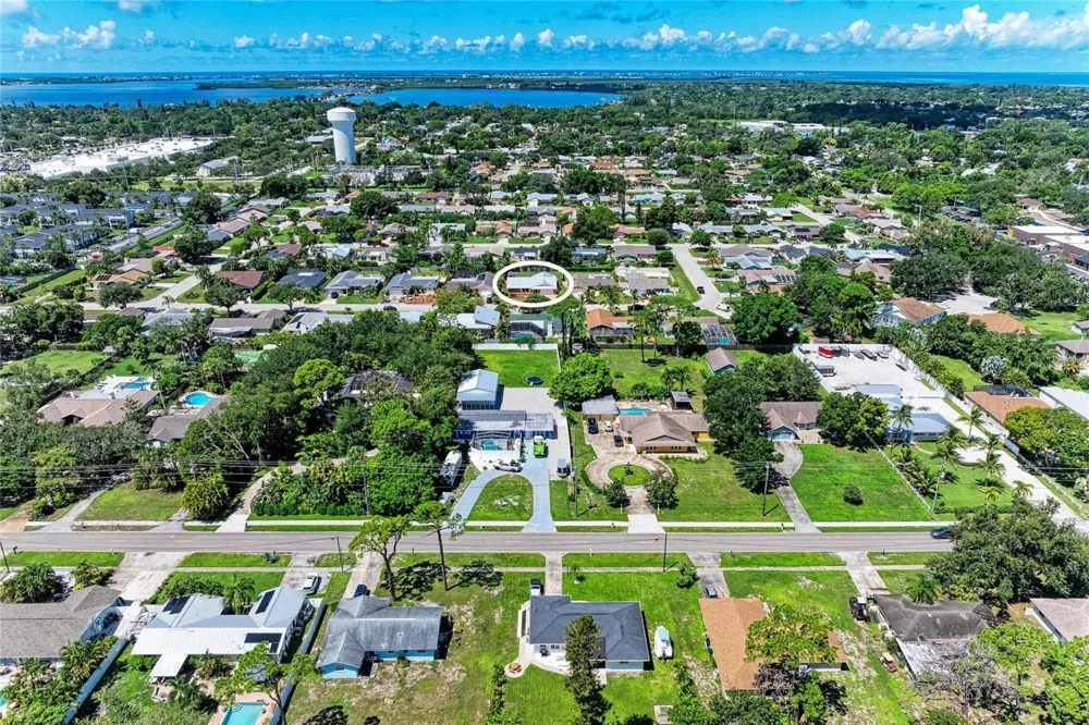 212 68TH STREET NW Bradenton, FL 34209