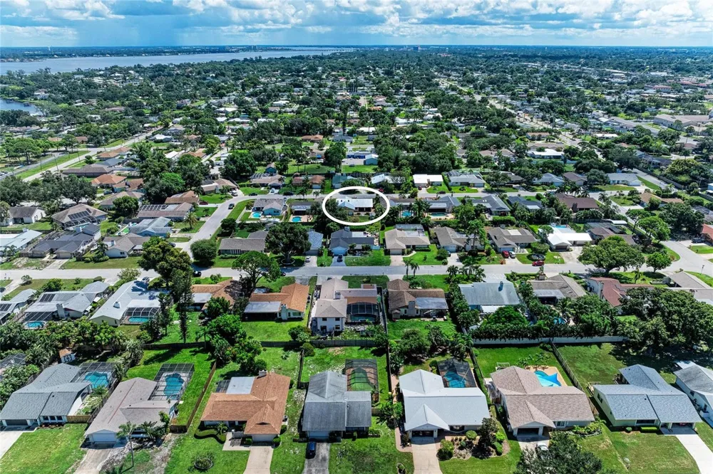 212 68TH STREET NW Bradenton, FL 34209