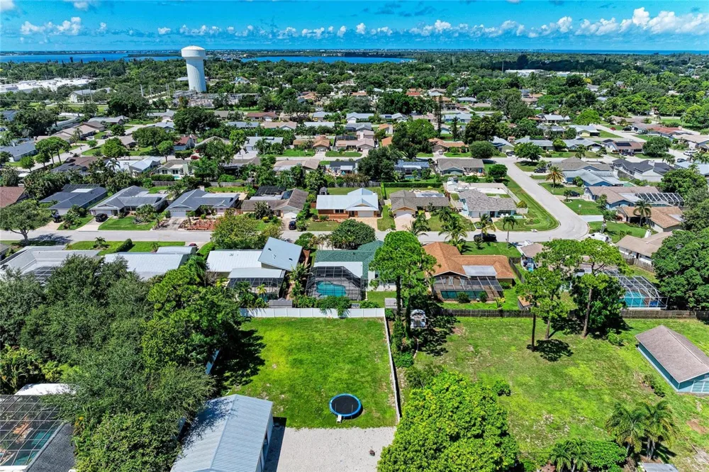 212 68TH STREET NW Bradenton, FL 34209