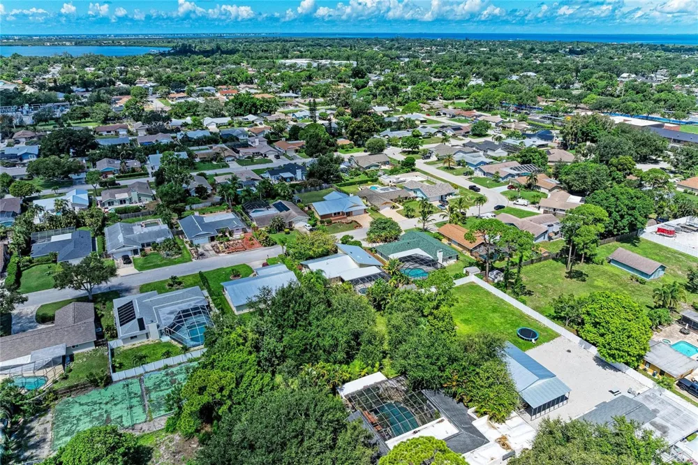 212 68TH STREET NW Bradenton, FL 34209