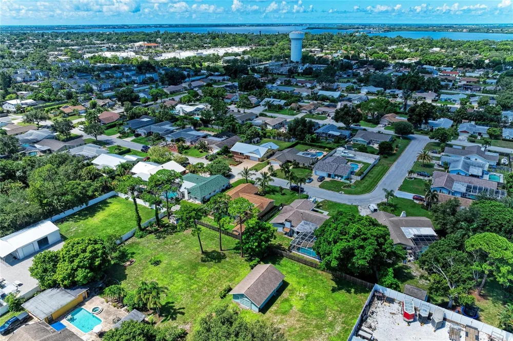 212 68TH STREET NW Bradenton, FL 34209