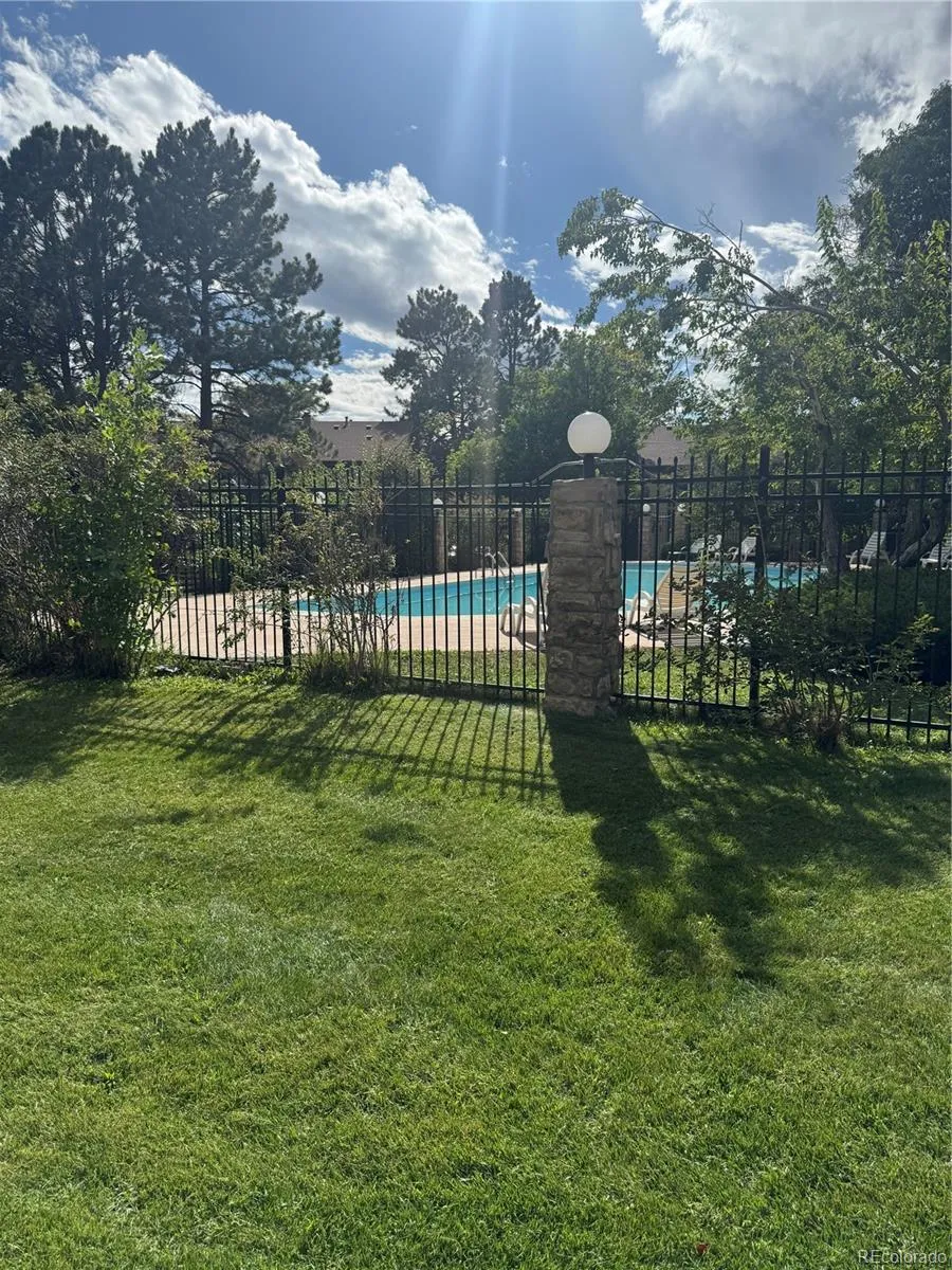 1850 S Pitkin Circle #B Aurora, CO 80017