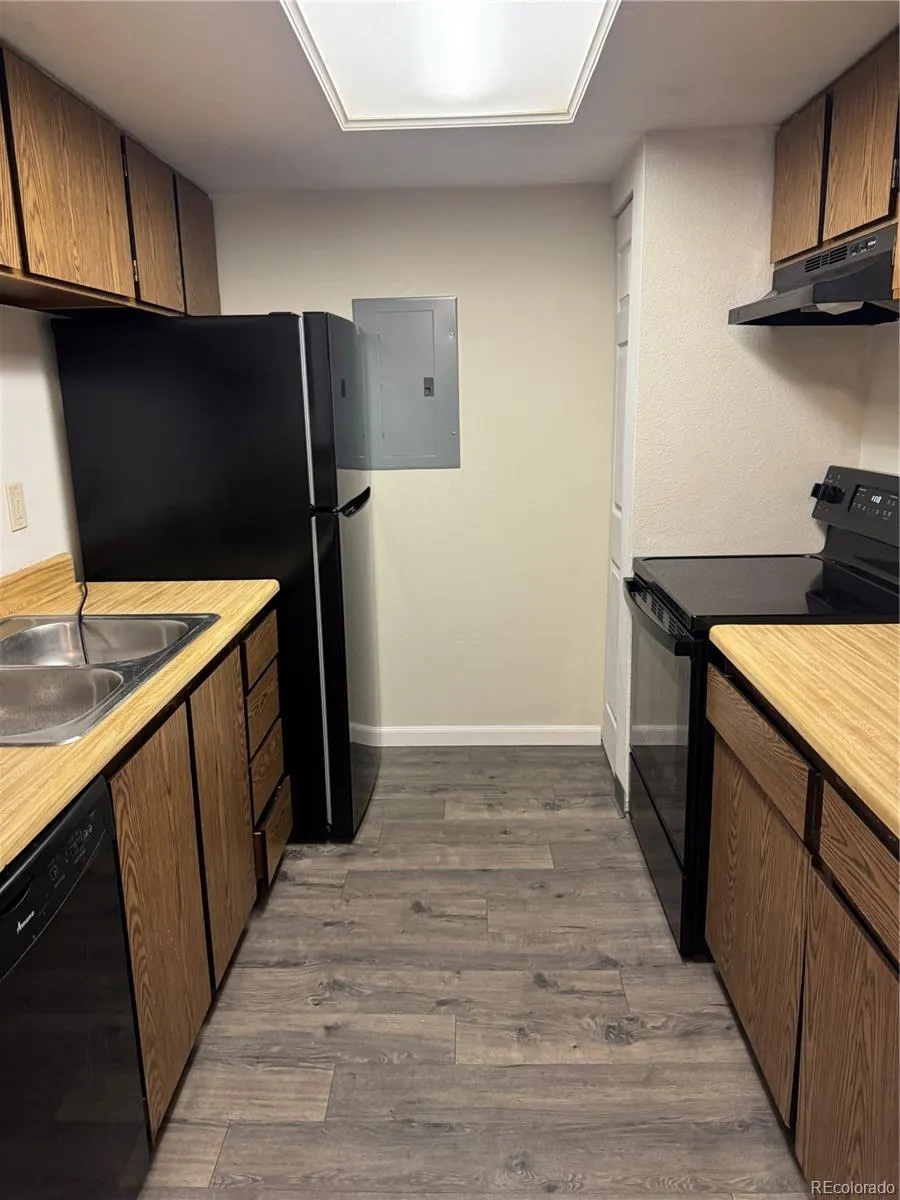 1850 S Pitkin Circle #B Aurora, CO 80017