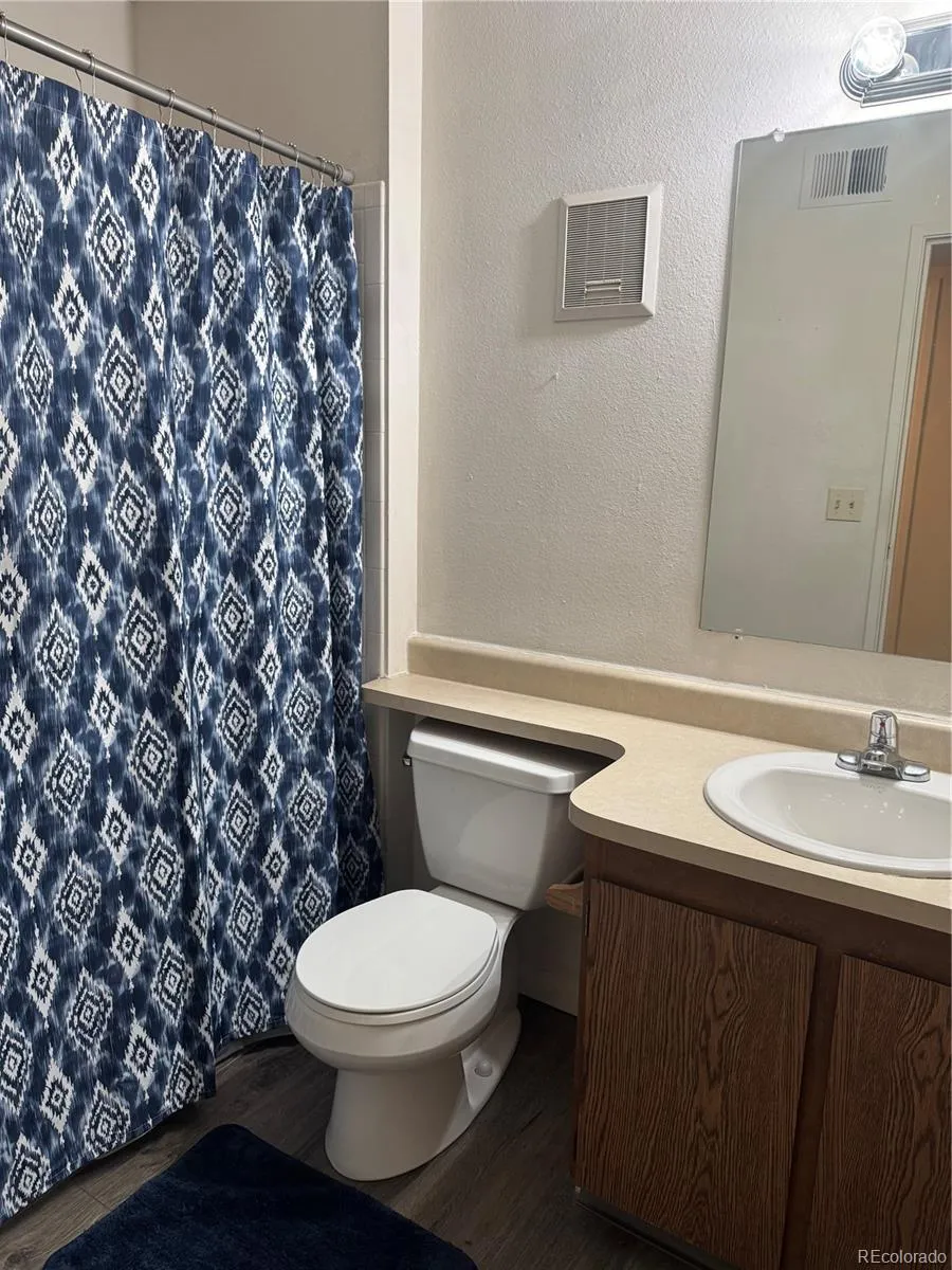 1850 S Pitkin Circle #B Aurora, CO 80017