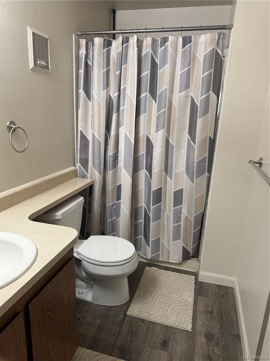 1850 S Pitkin Circle #B Aurora, CO 80017