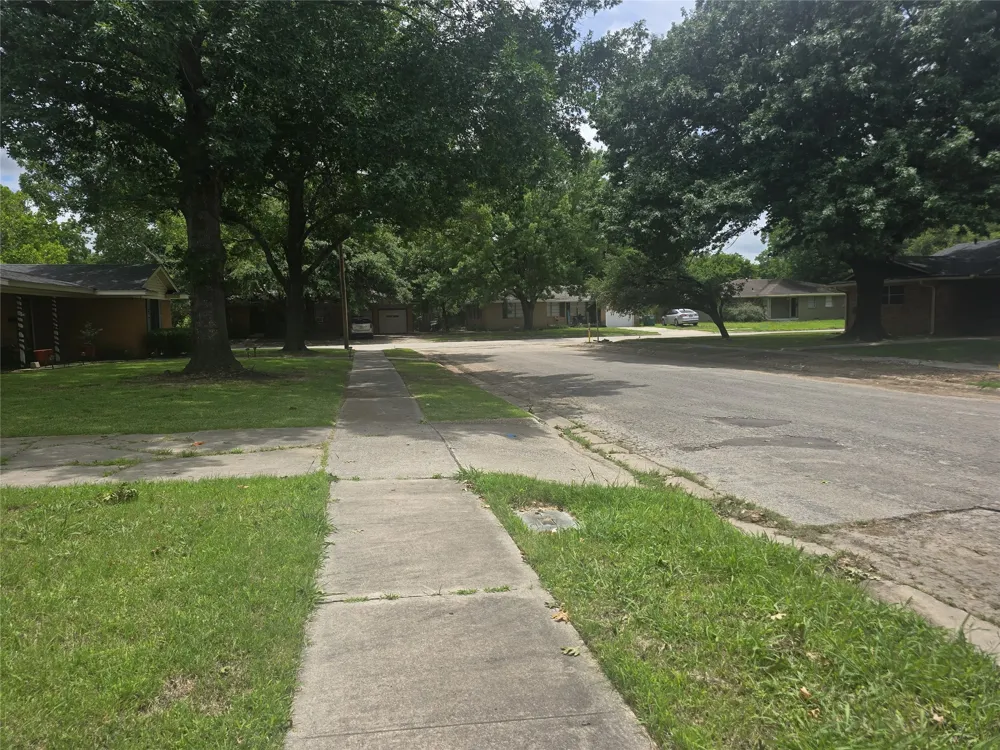 506 Meadow Drive Gainesville, TX 76240