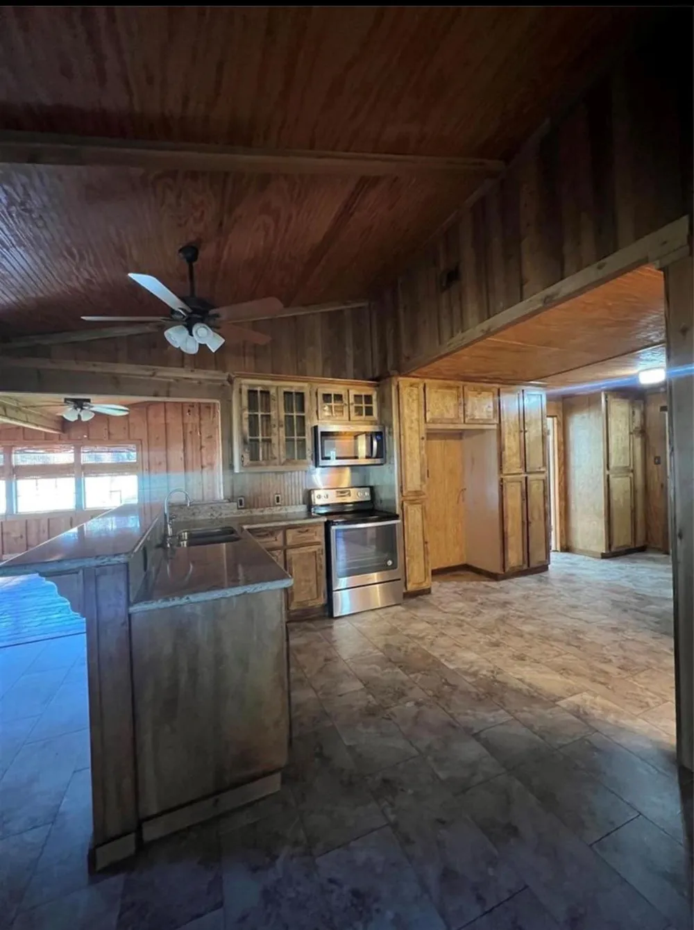 2 Lee Drive Huntsville, TX 77320