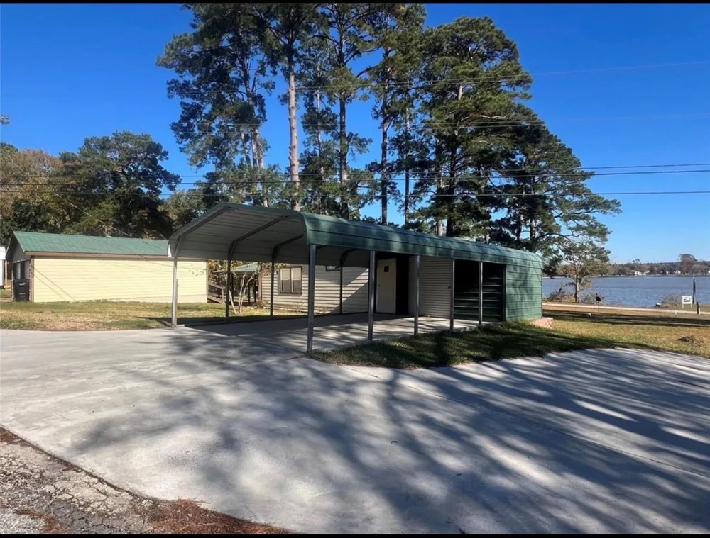 2 Lee Drive Huntsville, TX 77320