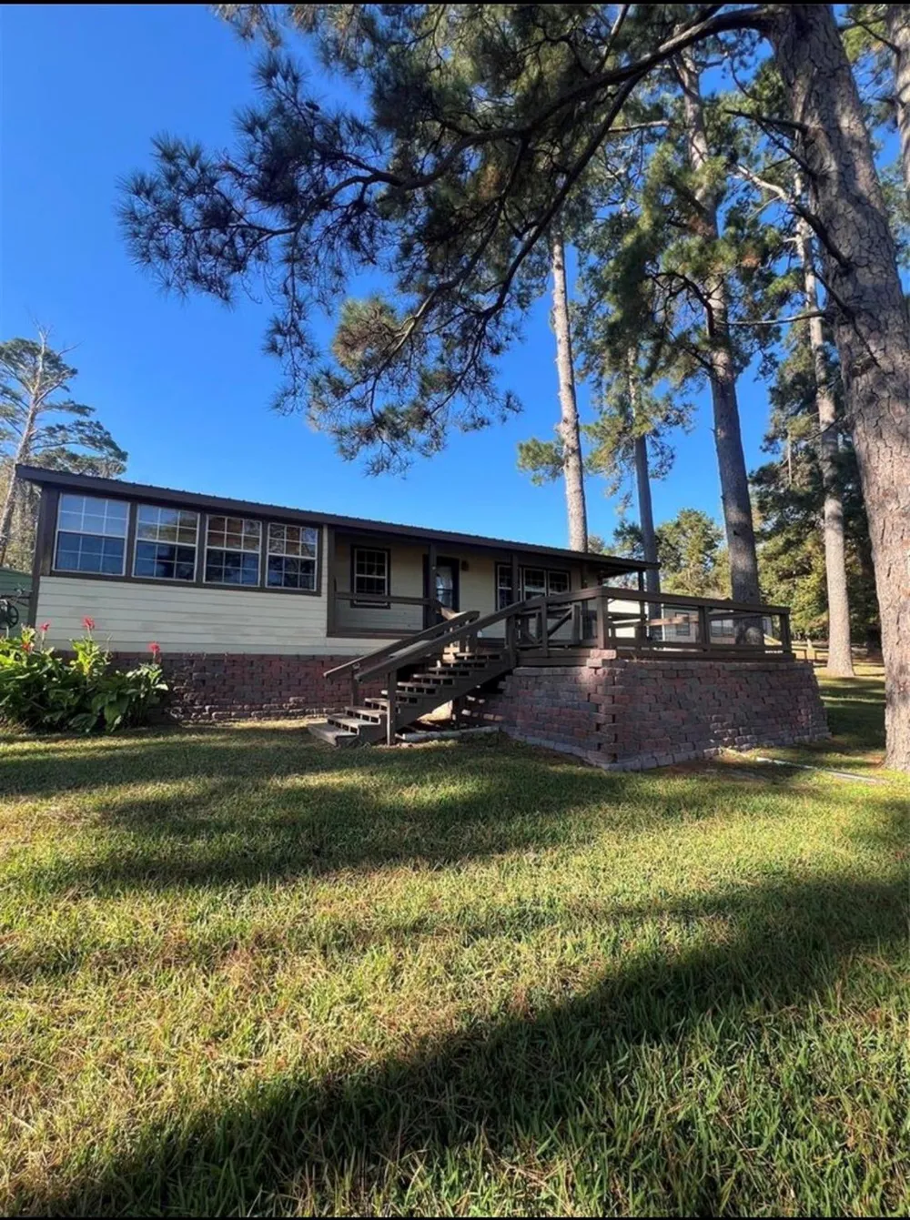 2 Lee Drive Huntsville, TX 77320