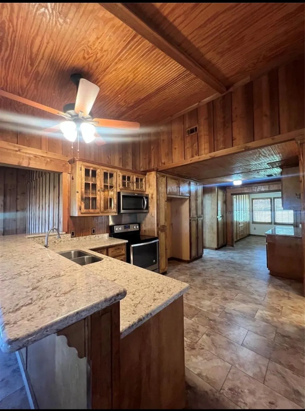 2 Lee Drive Huntsville, TX 77320