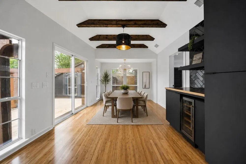 1310 Walton Street Houston, TX 77009
