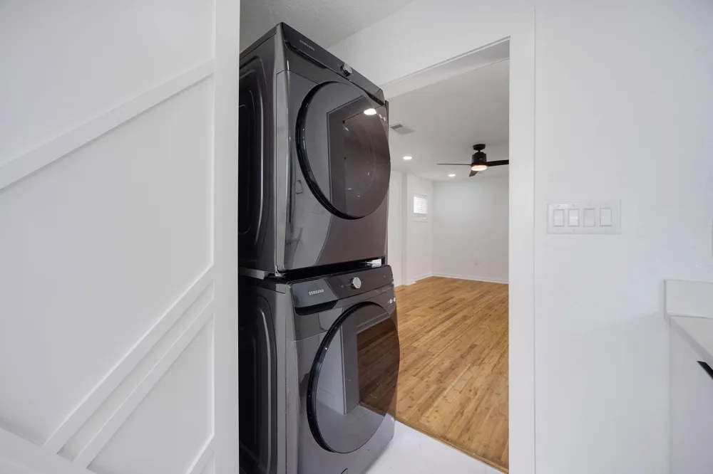 1310 Walton Street Houston, TX 77009