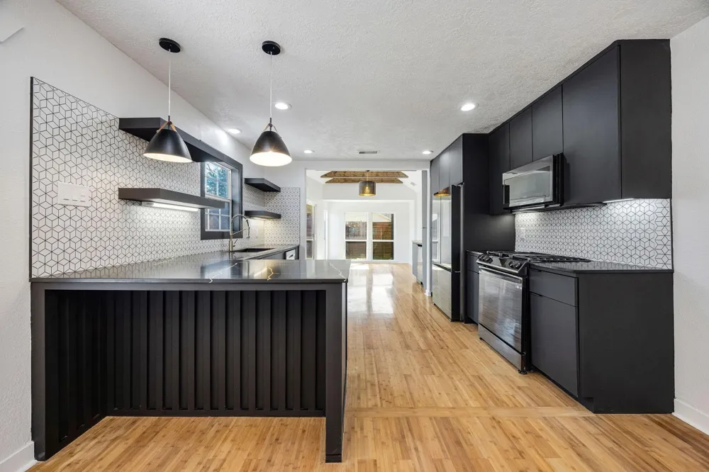 1310 Walton Street Houston, TX 77009