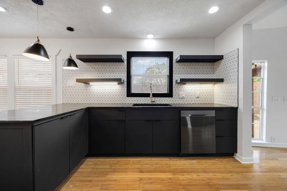 1310 Walton Street Houston, TX 77009
