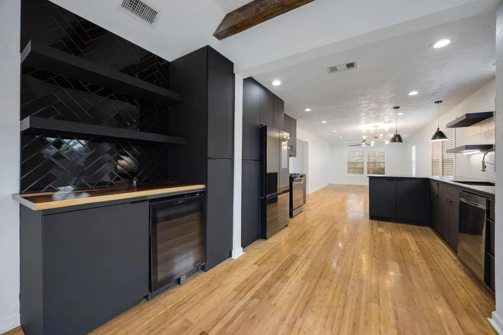 1310 Walton Street Houston, TX 77009