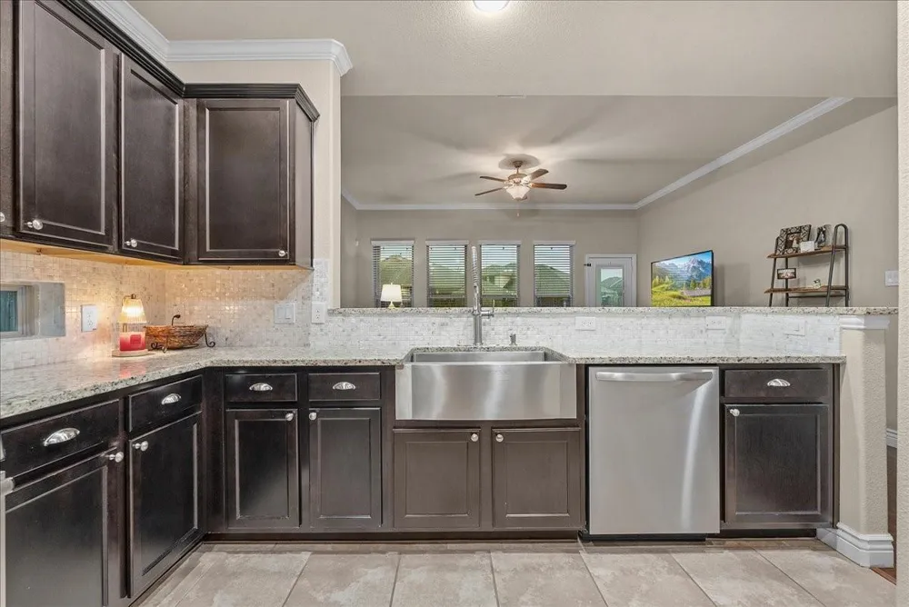 18111 Russett Green Drive Tomball, TX 77377