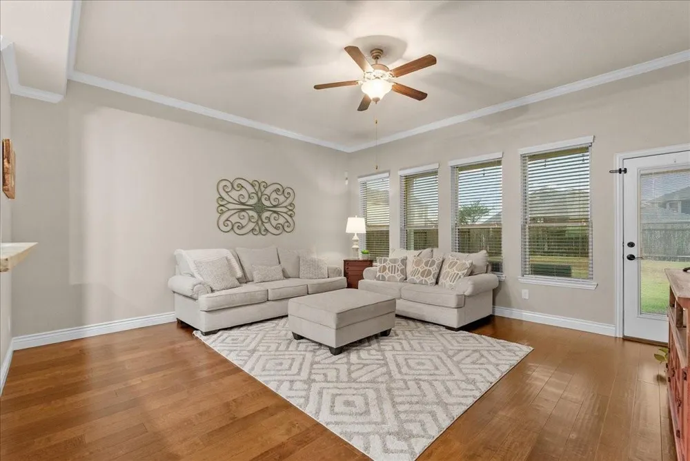 18111 Russett Green Drive Tomball, TX 77377