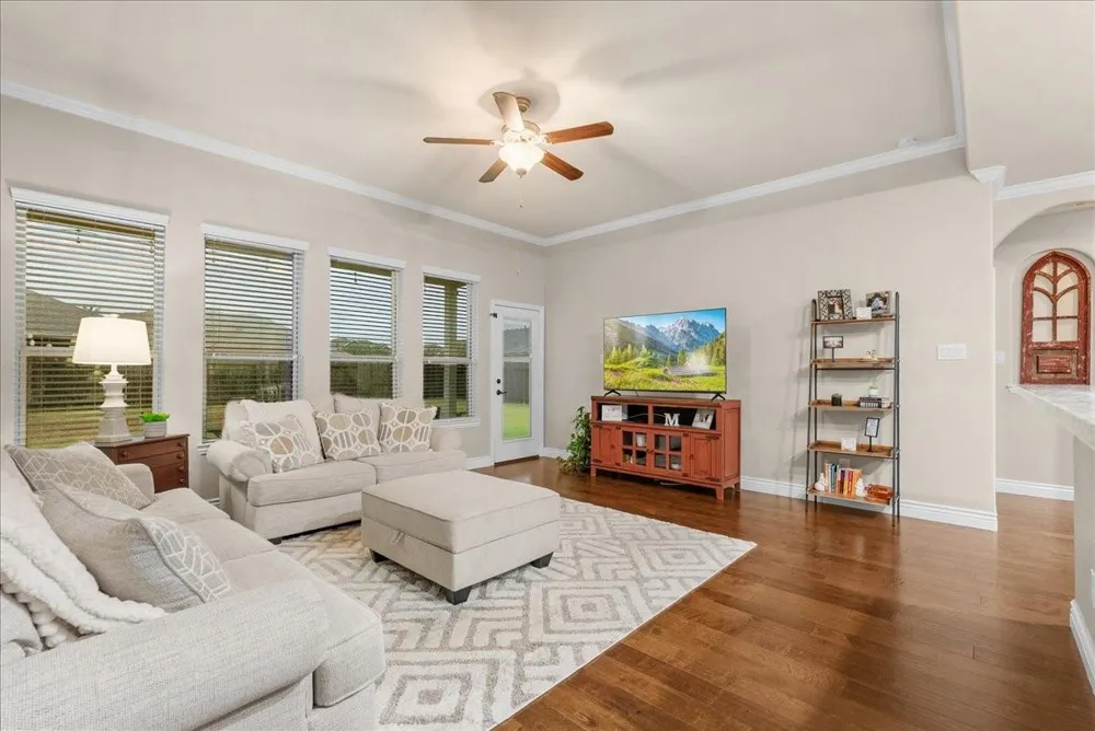 18111 Russett Green Drive Tomball, TX 77377