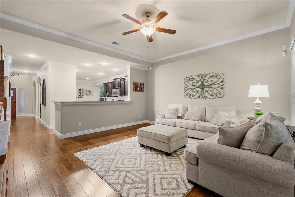 18111 Russett Green Drive Tomball, TX 77377