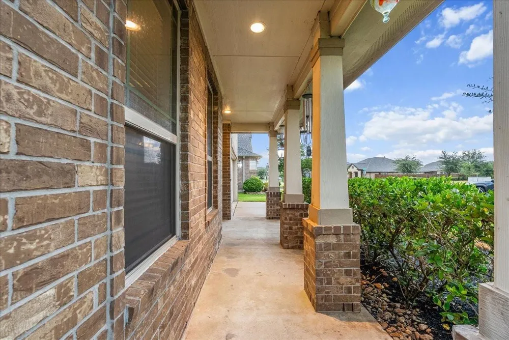 18111 Russett Green Drive Tomball, TX 77377