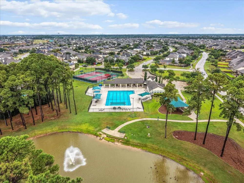 18111 Russett Green Drive Tomball, TX 77377