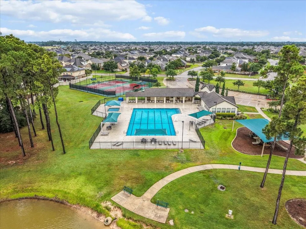 18111 Russett Green Drive Tomball, TX 77377