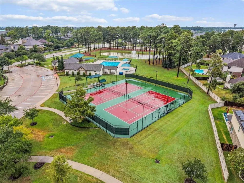 18111 Russett Green Drive Tomball, TX 77377