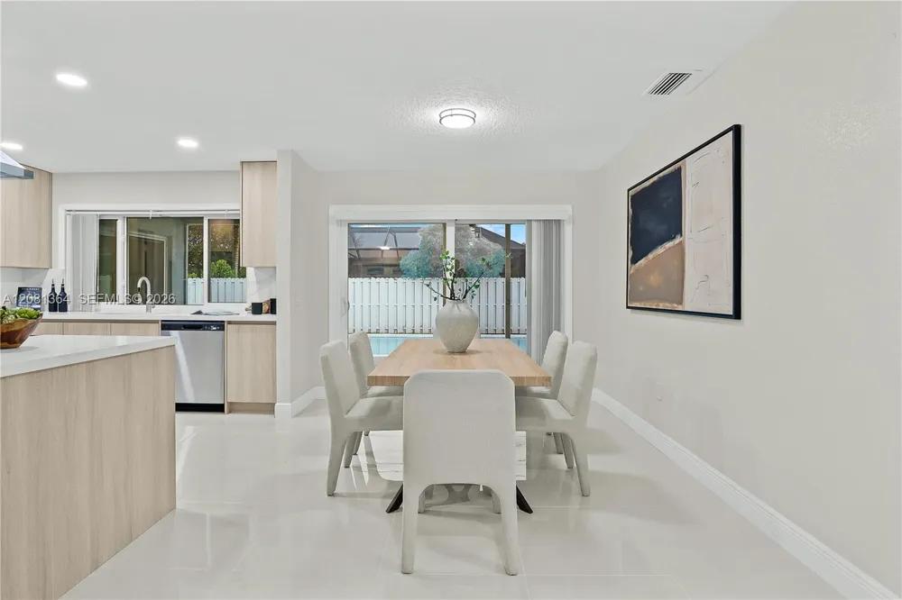 11940 NW 29th Mnr Sunrise, FL 33323