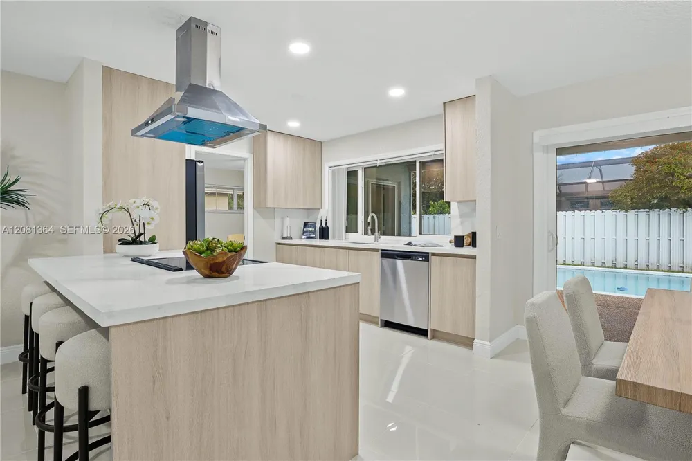 11940 NW 29th Mnr Sunrise, FL 33323