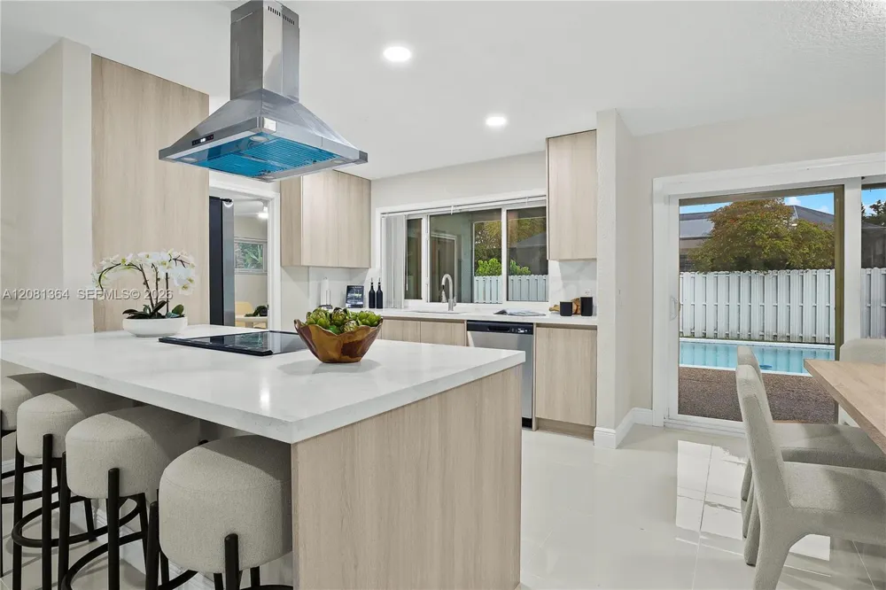 11940 NW 29th Mnr Sunrise, FL 33323