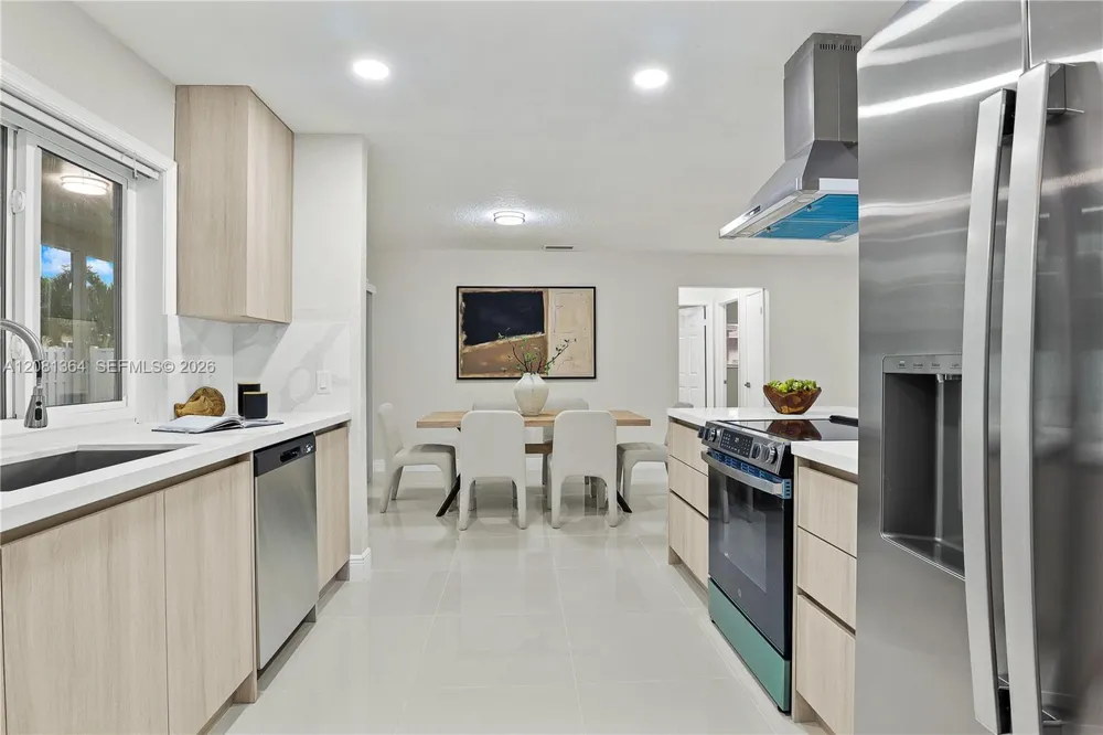 11940 NW 29th Mnr Sunrise, FL 33323