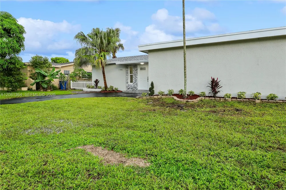 11940 NW 29th Mnr Sunrise, FL 33323
