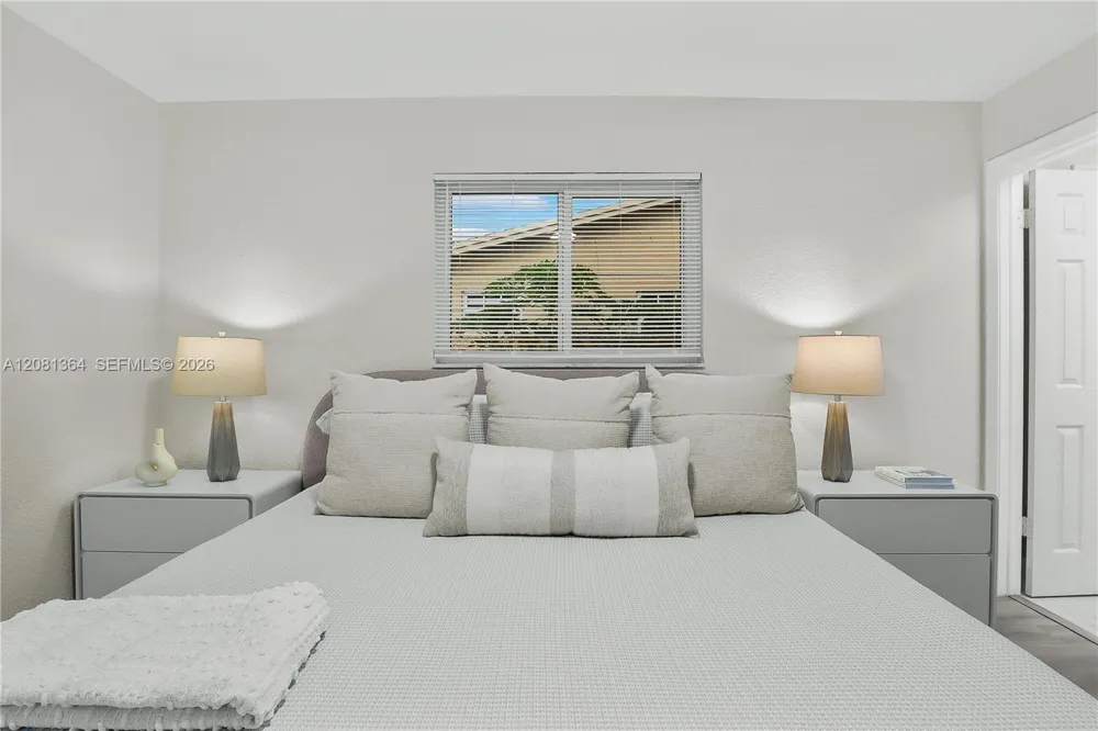 11940 NW 29th Mnr Sunrise, FL 33323