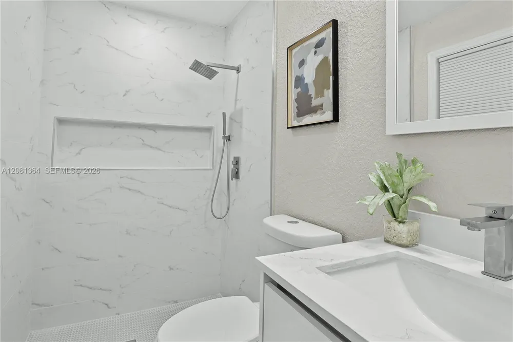 11940 NW 29th Mnr Sunrise, FL 33323