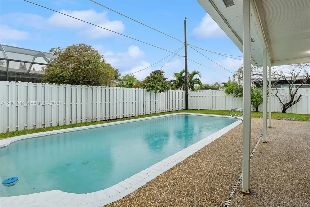 11940 NW 29th Mnr Sunrise, FL 33323