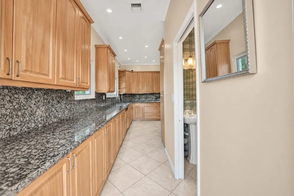 2001 Intracoastal Drive Fort Lauderdale, FL 33305