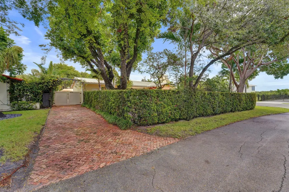 2001 Intracoastal Drive Fort Lauderdale, FL 33305