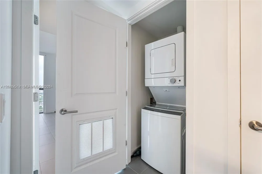 1600 NE 1st Ave #1018 Miami, FL 33132