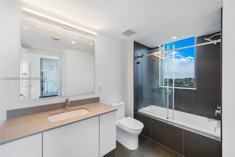 1600 NE 1st Ave #1018 Miami, FL 33132