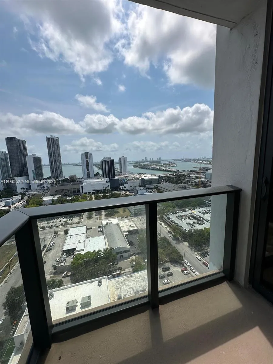 1600 NE 1st Ave #1018 Miami, FL 33132